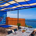 Kalkan'da Deniz Manzarali Lueks Tatil Villasi וילה קס