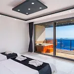 וילה Kalkan'da Deniz Manzarali Lueks Tatil Villasi