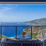Kalkan'da Deniz Manzarali Lueks Tatil Villasi