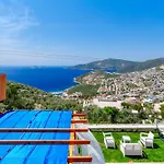 Kalkan'da Deniz Manzarali Lueks Tatil Villasi וילה קס