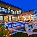וילה Kalkan'da Deniz Manzarali Lueks Tatil Villasi *