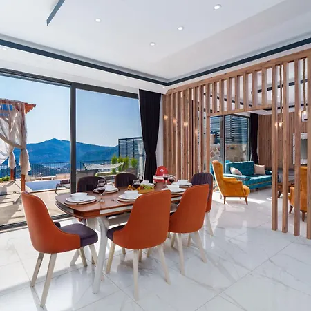 Kalkan'da Deniz Manzarali Lueks Tatil Villasi *