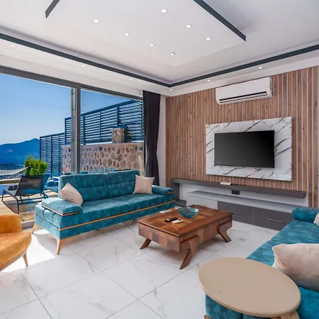 Kalkan'da Deniz Manzarali Lueks Tatil Villasi 别墅