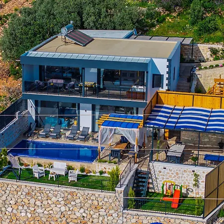 Kalkan'da Deniz Manzarali Lueks Tatil Villasi 卡斯