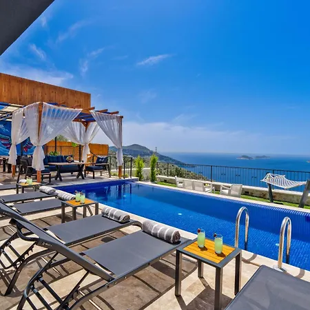 Kalkan'da Deniz Manzarali Lueks Tatil Villasi 别墅