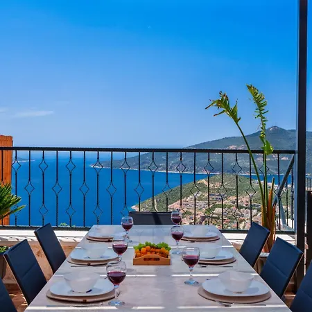 Kalkan'da Deniz Manzarali Lueks Tatil Villasi 别墅 *