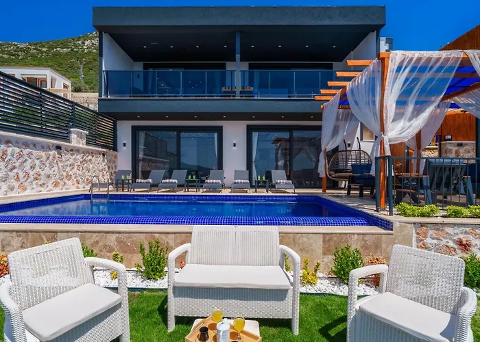 Kalkan'da Deniz Manzarali Lueks Tatil Villasi *