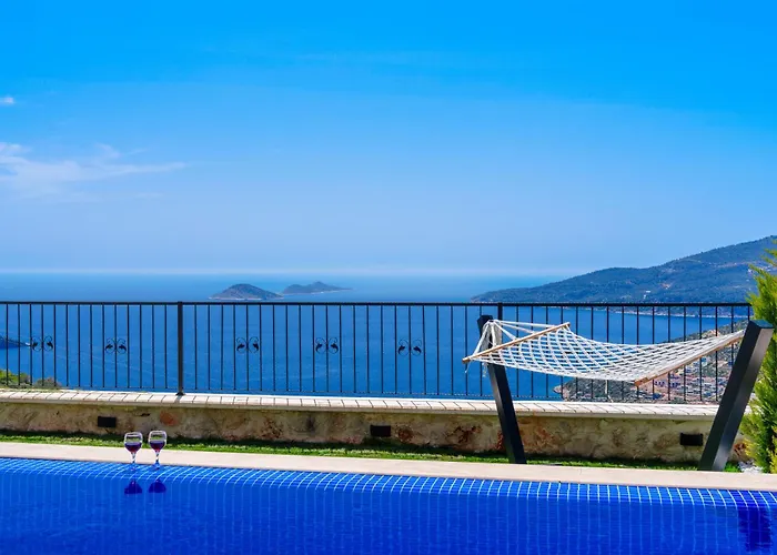 Kalkan'da Deniz Manzarali Lueks Tatil Villasi 别墅