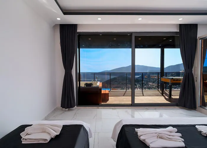 Kalkan'da Deniz Manzarali Lueks Tatil Villasi 卡斯