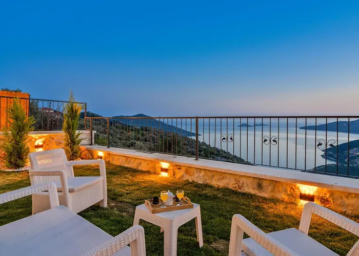 Kalkan'da Deniz Manzarali Lueks Tatil Villasi