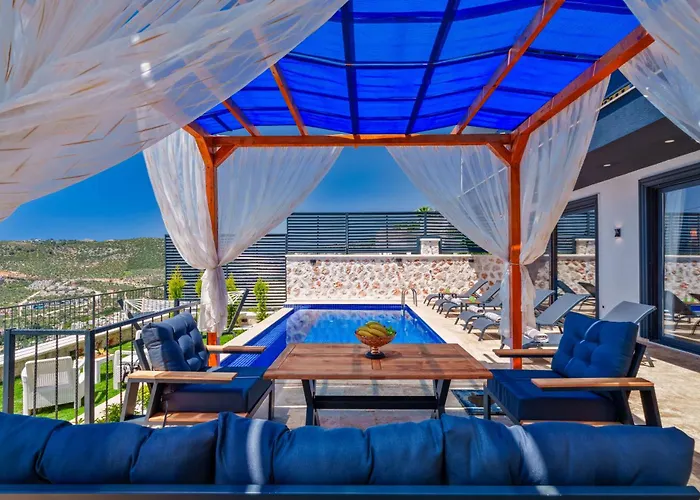 Kalkan'da Deniz Manzarali Lueks Tatil Villasi 卡斯