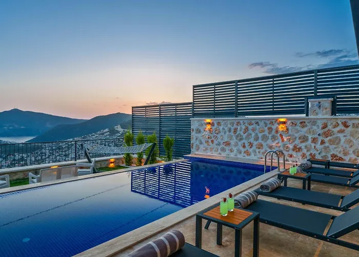 Kalkan'da Deniz Manzarali Lueks Tatil Villasi *