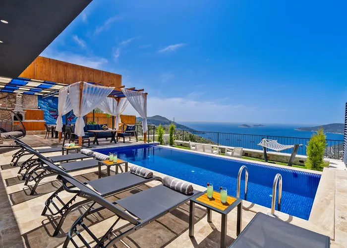 Kalkan'da Deniz Manzarali Lueks Tatil Villasi 别墅