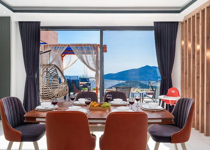 Kalkan'da Deniz Manzarali Lueks Tatil Villasi 别墅