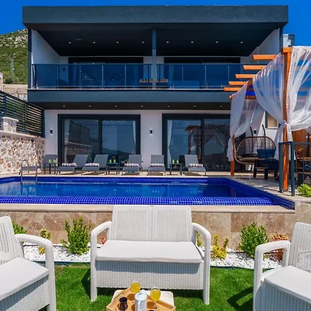 Kalkan'da Deniz Manzarali Lueks Tatil Villasi *