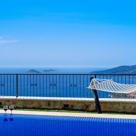Kalkan'da Deniz Manzarali Lueks Tatil Villasi 빌라