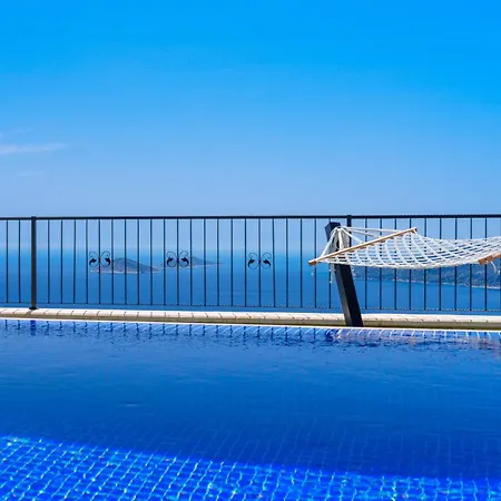 Kalkan'da Deniz Manzarali Lueks Tatil Villasi 빌라