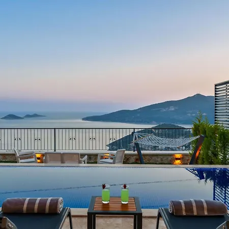 Kalkan'da Deniz Manzarali Lueks Tatil Villasi 빌라 카스