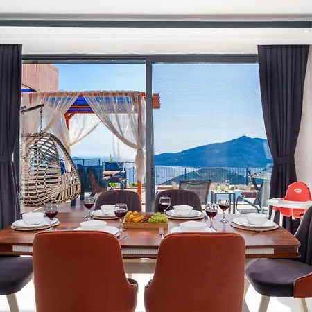 Kalkan'da Deniz Manzarali Lueks Tatil Villasi 빌라